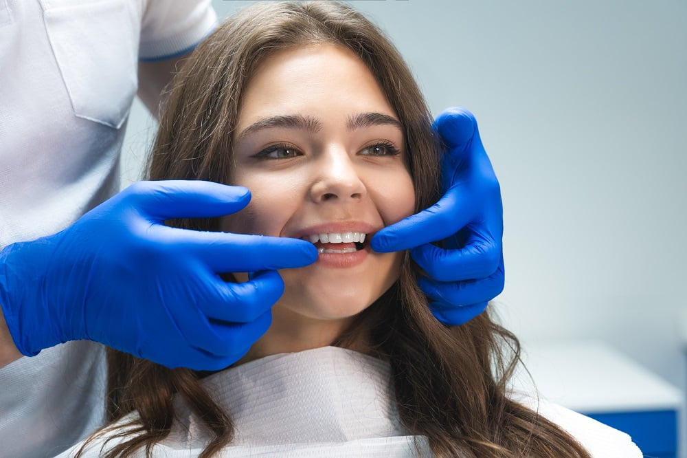 An Affordable Option For Replacing Missing Teeth: Modern Dentures